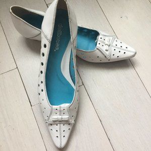 White Leather Dollhouse semi-flats Made in Brazil.